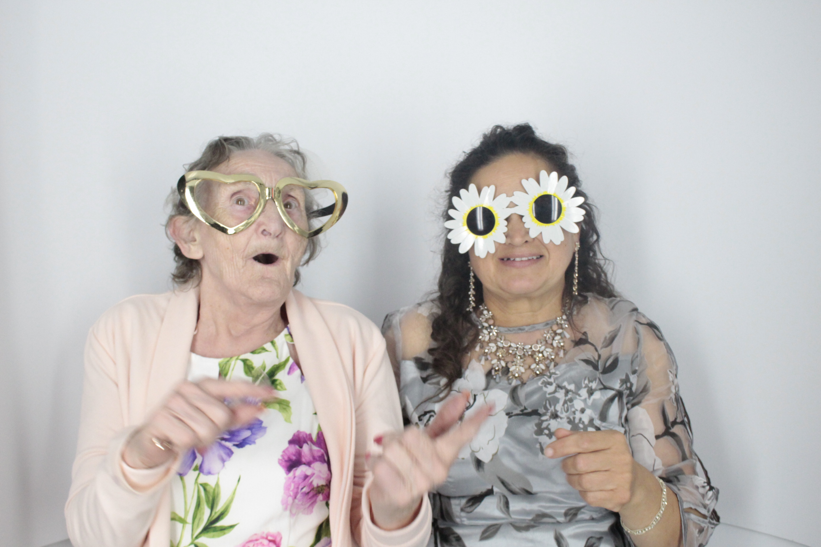 Emma & Karl's Wedding | View more photos from the event at gallery.myphotoboothexperience.co.uk/u/MyPhotoBoothExperienceLtd/Emma-Karls-Wedding